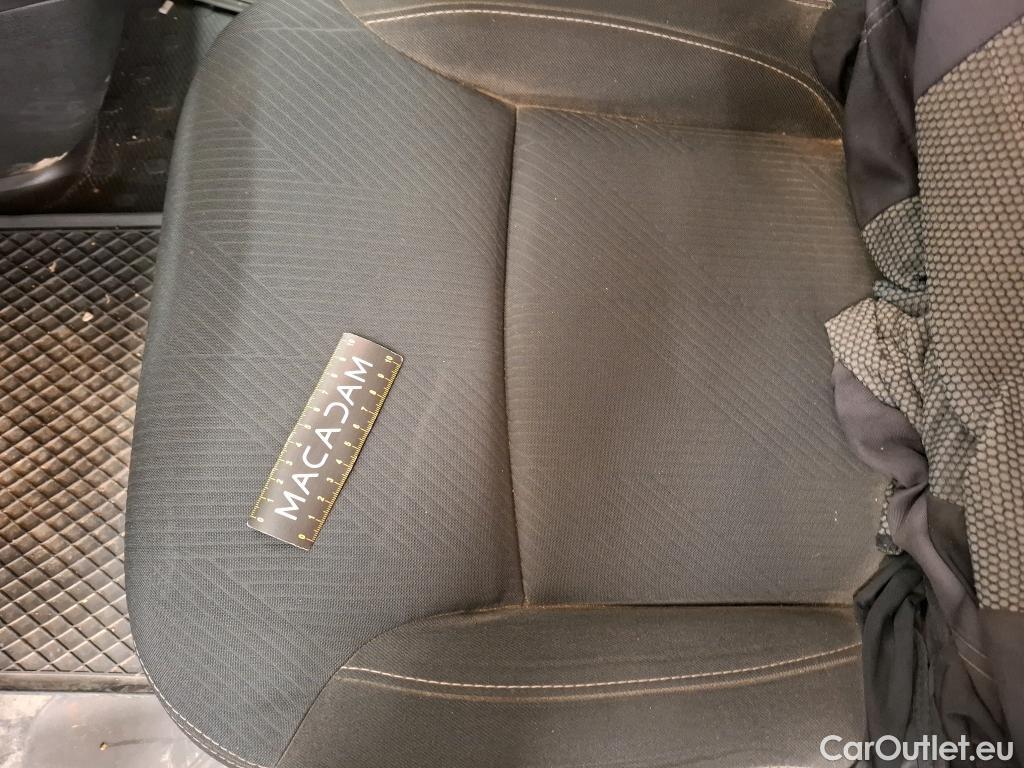  Renault  Trafic RENAULT  / 2019 / 4P / Fourgon tole NV FG GCF L1H1 1200 Energy dCi 145 #40