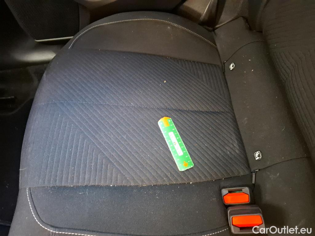  Peugeot  308  Active Pack 1.5 HDi 130CV BVA8 E6d #37