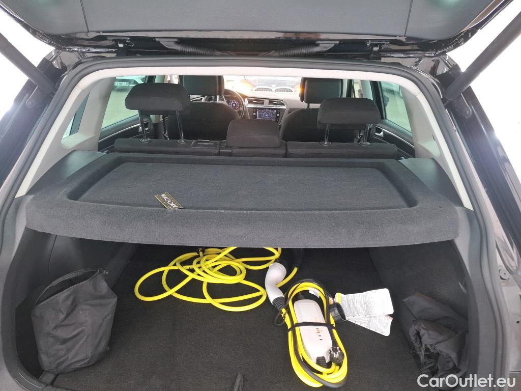  Volkswagen  Tiguan VOLKSWAGEN  / 2020 / 5P / SUV 1.4 eHybrid 245 DSG6 Life Business #54