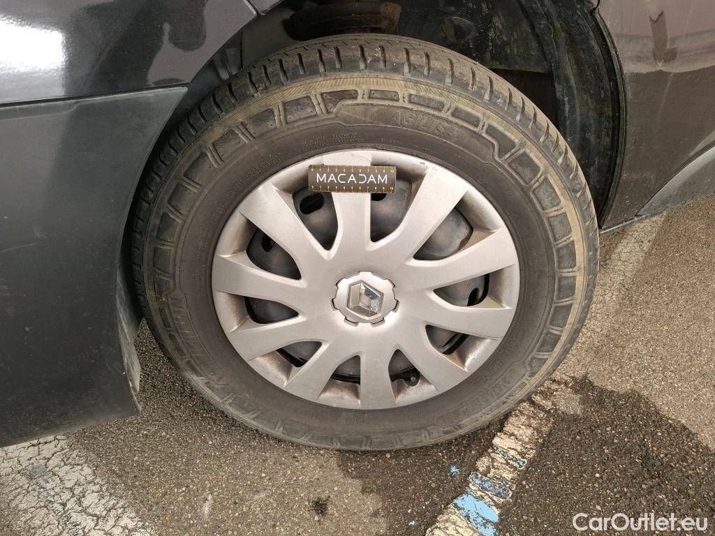  Renault  Trafic RENAULT  / 2019 / 4P / Fourgon tole NV FG GCF L1H1 1200 Energy dCi 145 #17