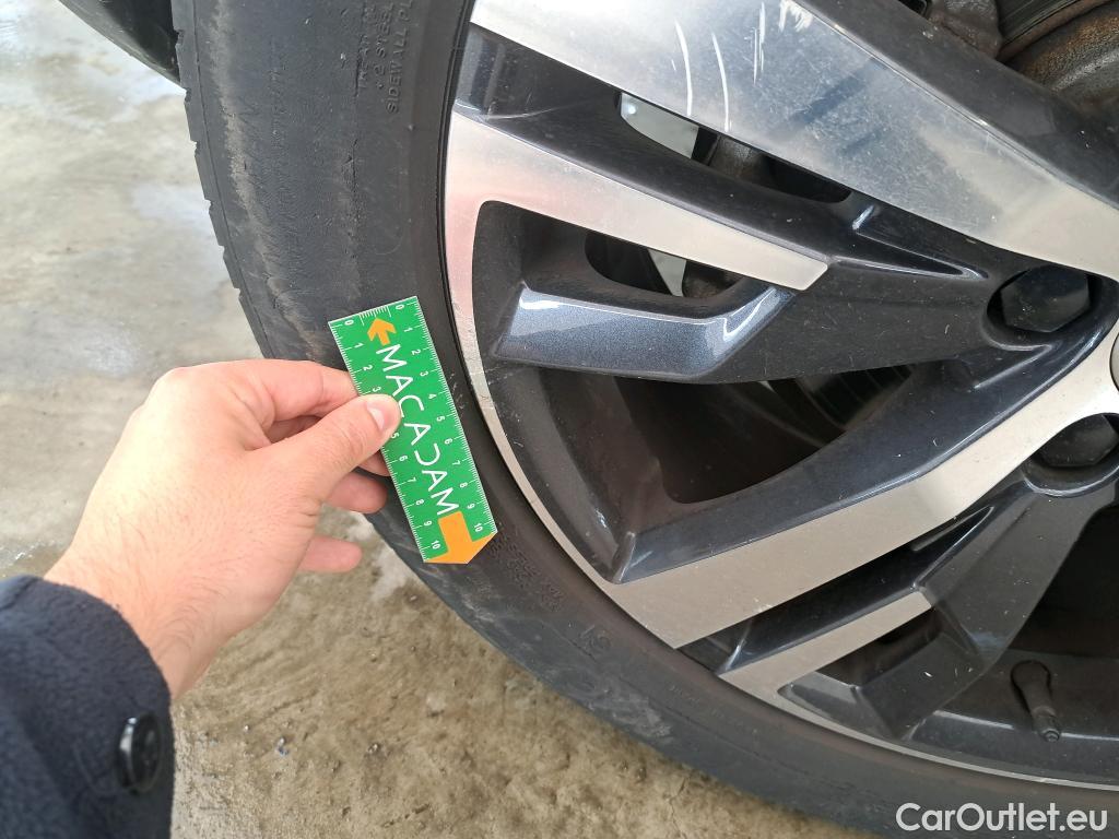  Peugeot  3008  Allure Business 1.5 HDi 130CV BVM6 E6d #47