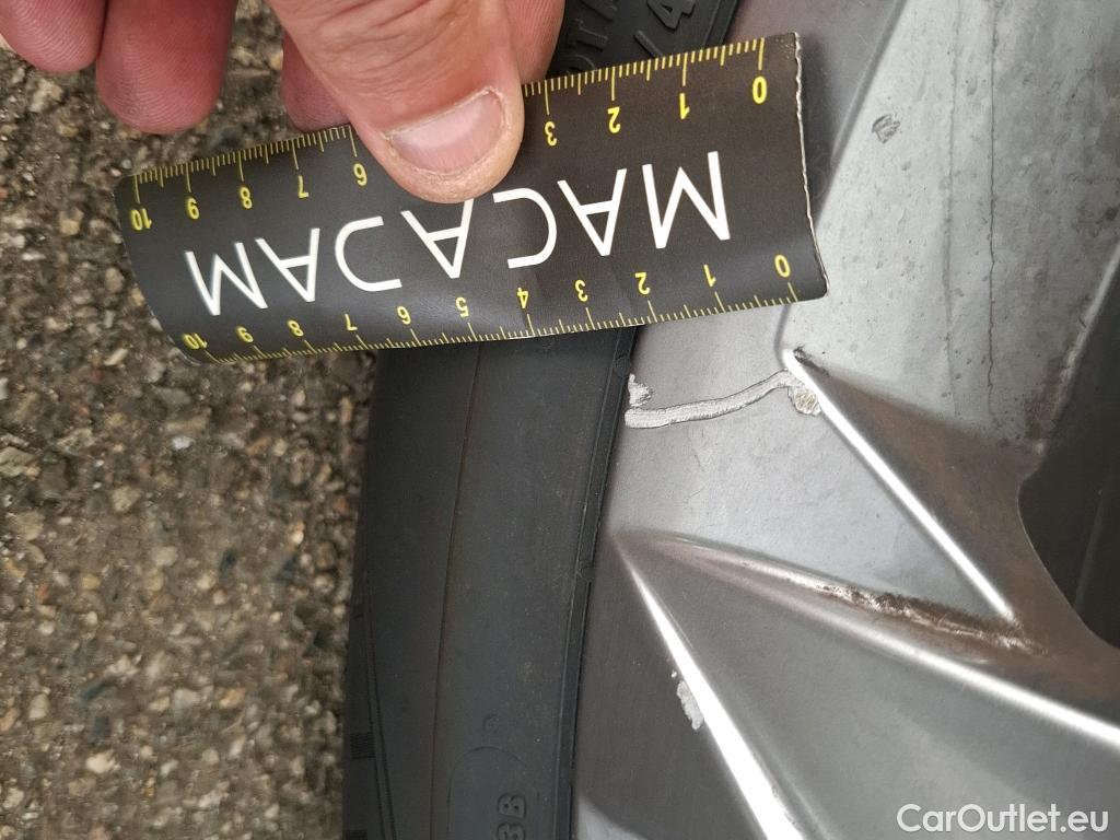  Volkswagen  Tiguan VOLKSWAGEN  / 2020 / 5P / SUV 2.0 TDI 150 DSG7 R-Line #6