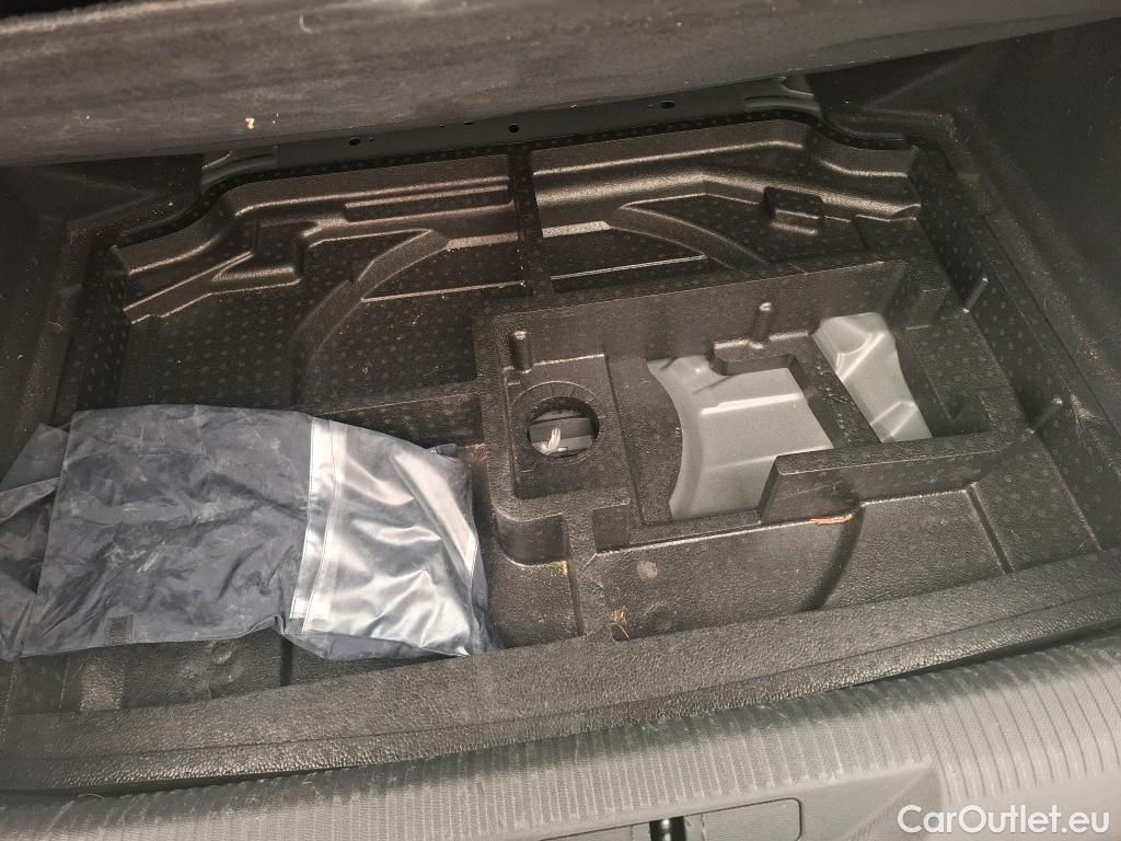  Peugeot  308  Active Pack 1.5 HDi 130CV BVA8 E6d #32