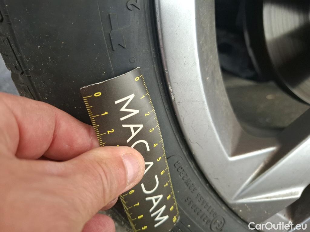  Volkswagen  Tiguan VOLKSWAGEN  / 2020 / 5P / SUV 2.0 TDI 150 DSG7 R-Line #10