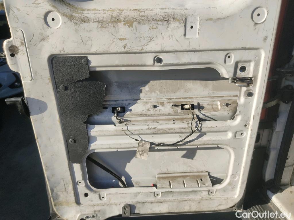  Peugeot  Boxer PEUGEOT  / 2014 / 4P / furgón 333 L2 H1 BHDI 103kW (140CV) S&S 6 V. M (AC) #19