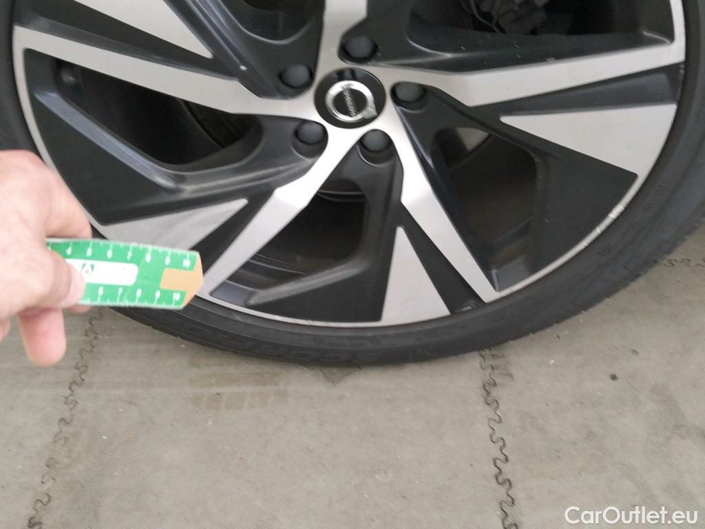  Volvo  XC90 VOLVO  / 2019 / 5P / todoterreno 2.0 T8 AWD Recharge R-Design Auto #12