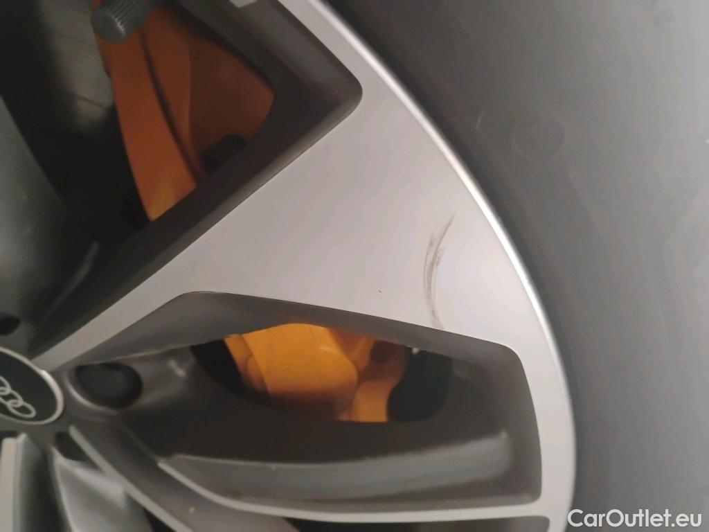  Audi  E-TRON AUDI  Sportback / 2019 / 5P / todoterreno Black line 55 quattro #6