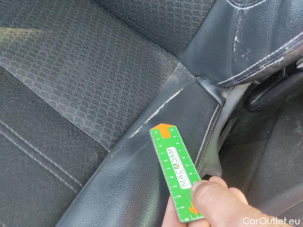  Renault  Megane RENAULT MÉGANE 5p 3G familiar Sp. Tou. Bose Energy dCi 130 S&S Euro 6 #17