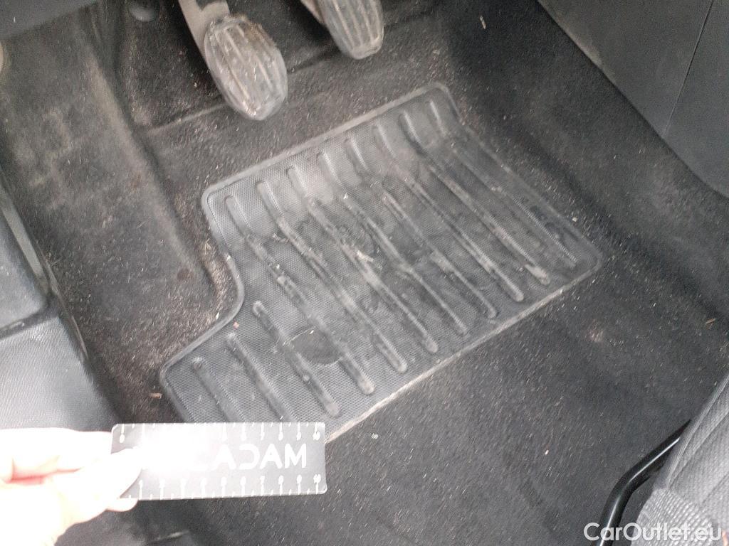  Peugeot  2008 PEUGEOT  / 2019 / 5P / todoterreno Active Pack BlueHDI 81kW (110CV) #39