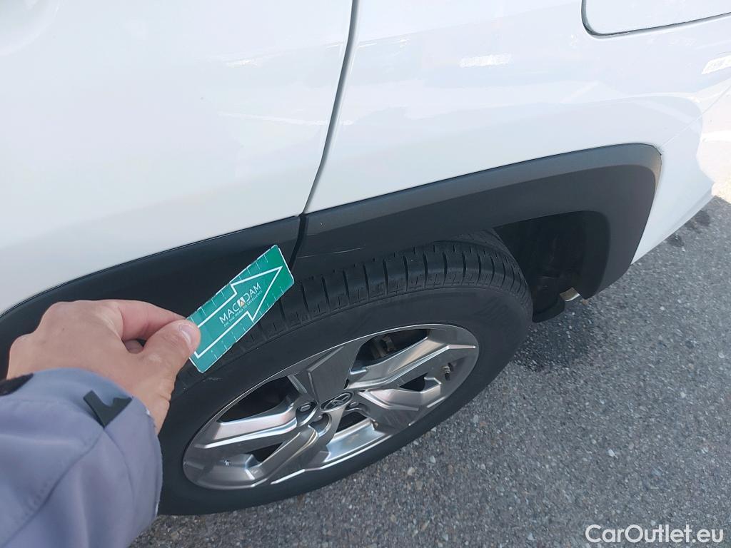  Toyota  RAV4 TOYOTA  / 2018 / 5P / todoterreno 2.5l 220H Advance #8