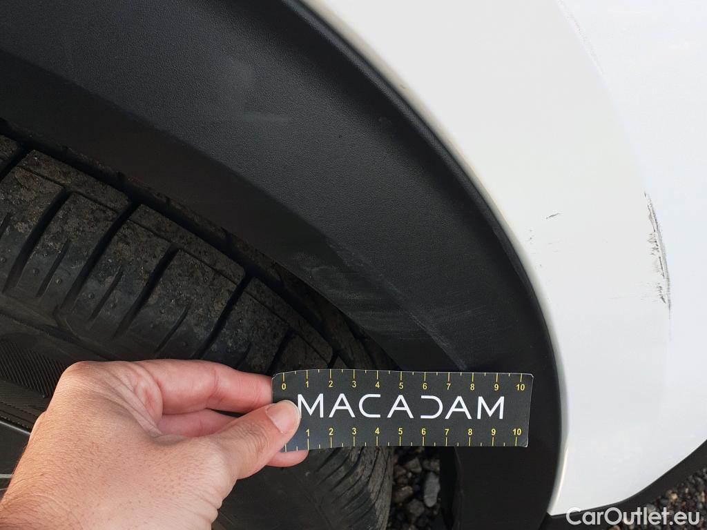  Peugeot  2008 PEUGEOT  / 2019 / 5P / todoterreno Active Pack BlueHDI 81kW (110CV) #37