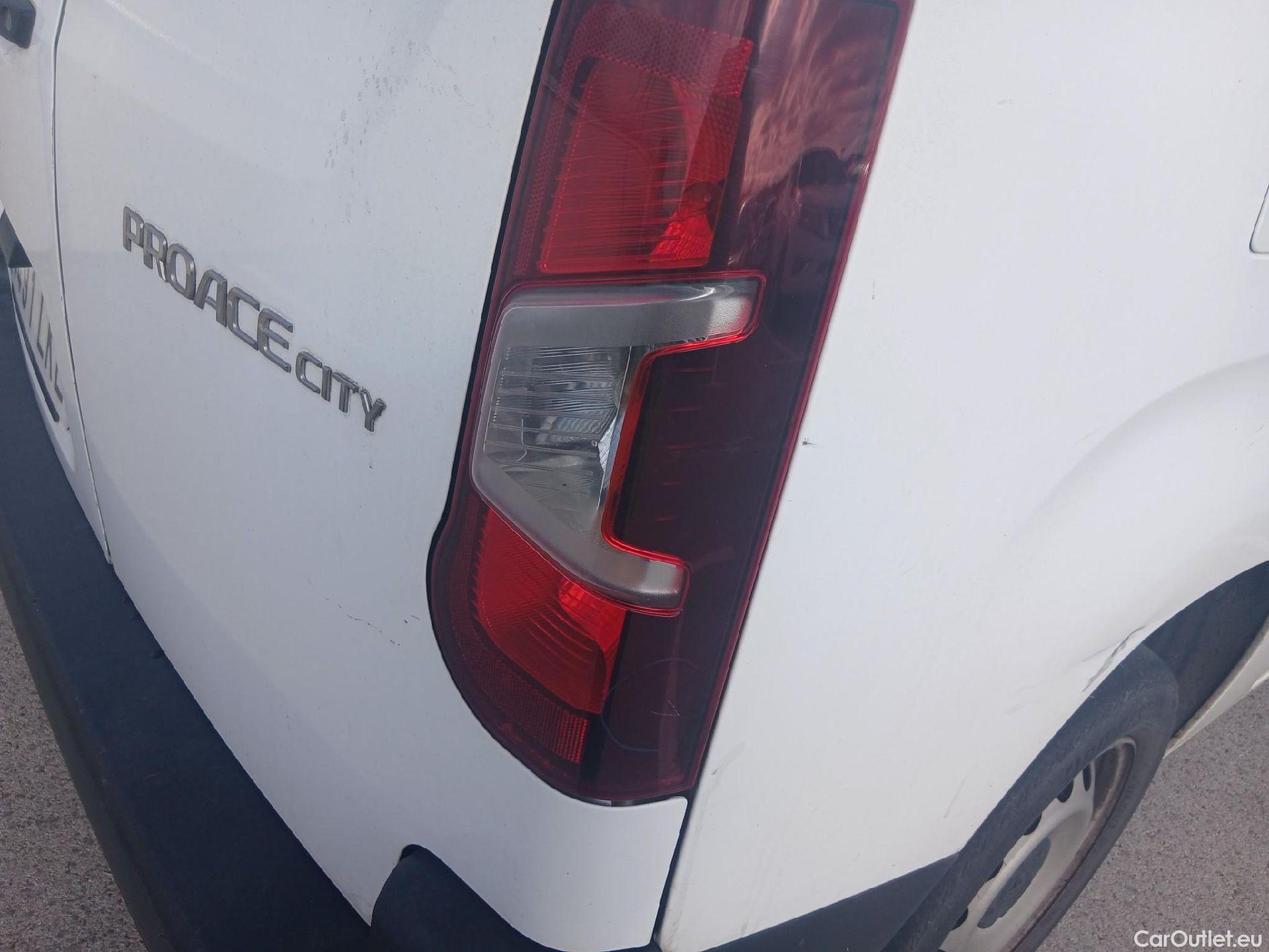  Toyota  Proace TOYOTA  City/2020/4P/furgón derivado de turismo 1.5D 96kW (130CV) GX Larga #30