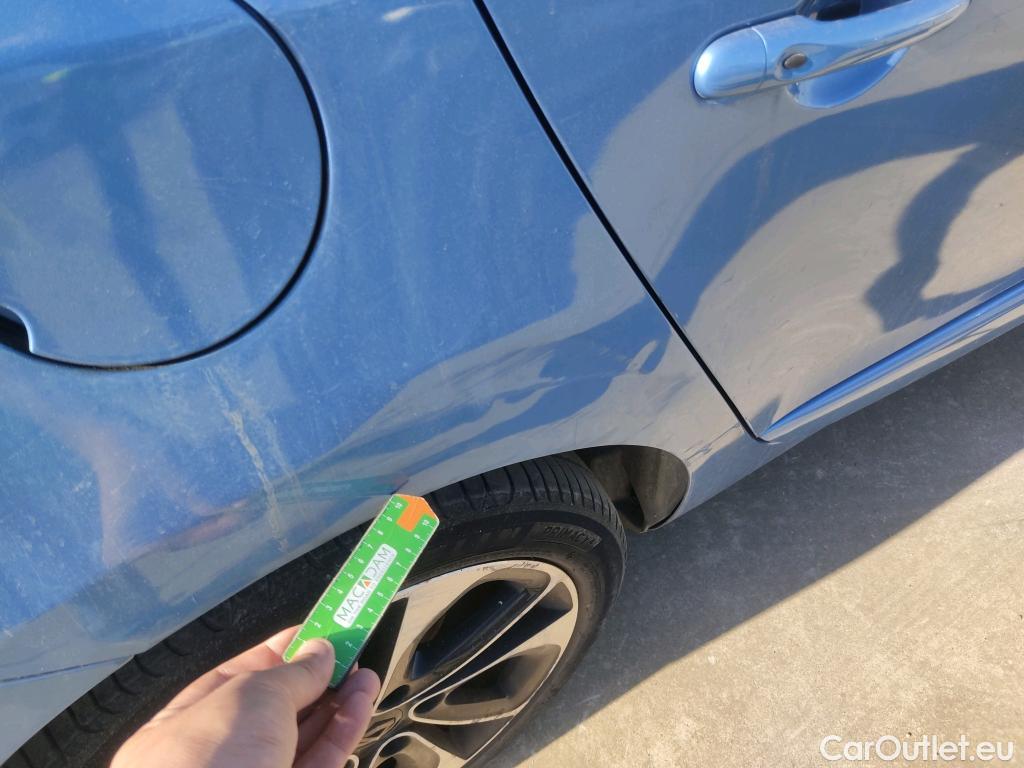  Renault  Megane RENAULT MÉGANE 5p 3G familiar Sp. Tou. Bose Energy dCi 130 S&S Euro 6 #2