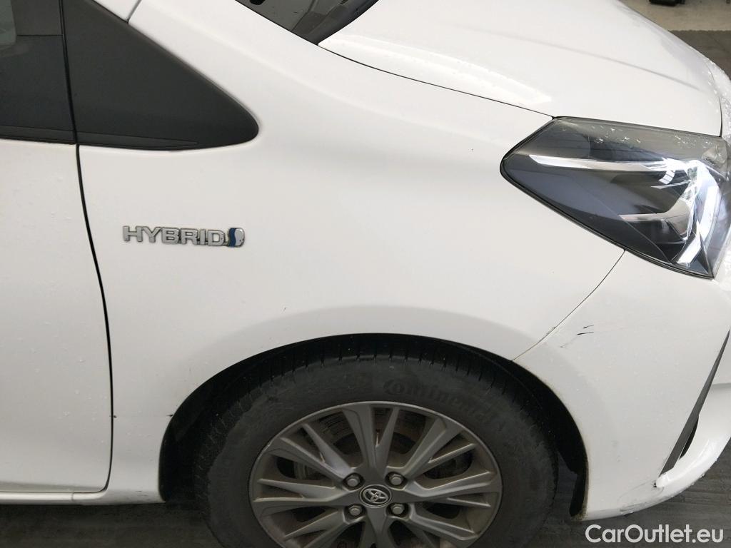  Toyota  Yaris TOYOTA  / 2017 / 5P / berlina con portón 1.5 100H Active #16