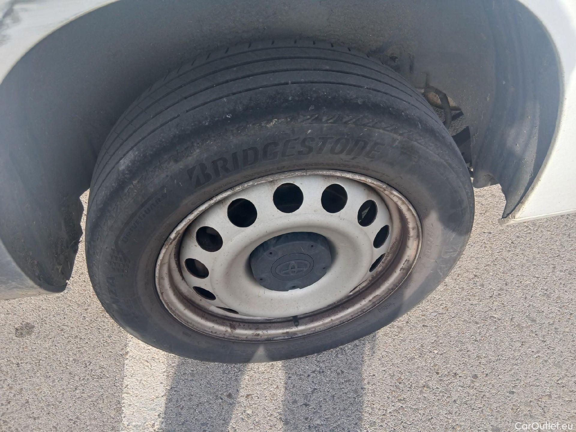  Toyota  Proace TOYOTA  City/2020/4P/furgón derivado de turismo 1.5D 96kW (130CV) GX Larga #3