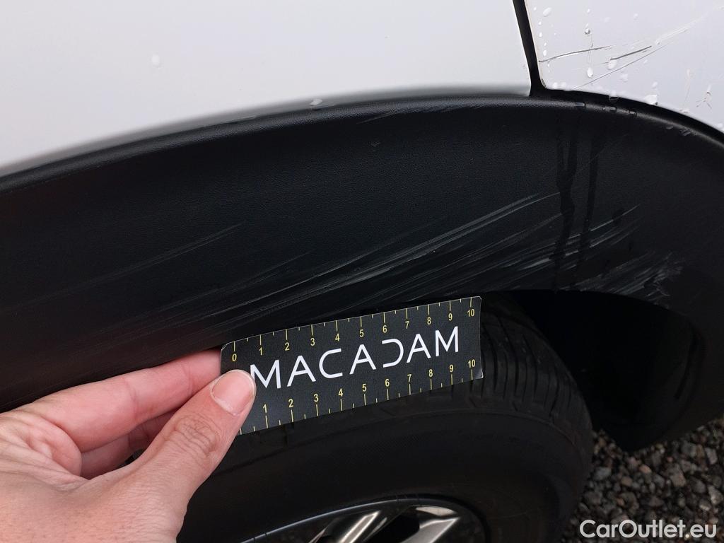  Peugeot  2008 PEUGEOT  / 2019 / 5P / todoterreno Active Pack BlueHDI 81kW (110CV) #35