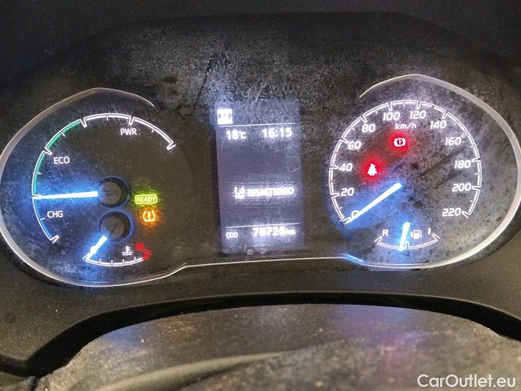  Toyota  Yaris TOYOTA  / 2017 / 5P / berlina con portón 1.5 100H Active #35