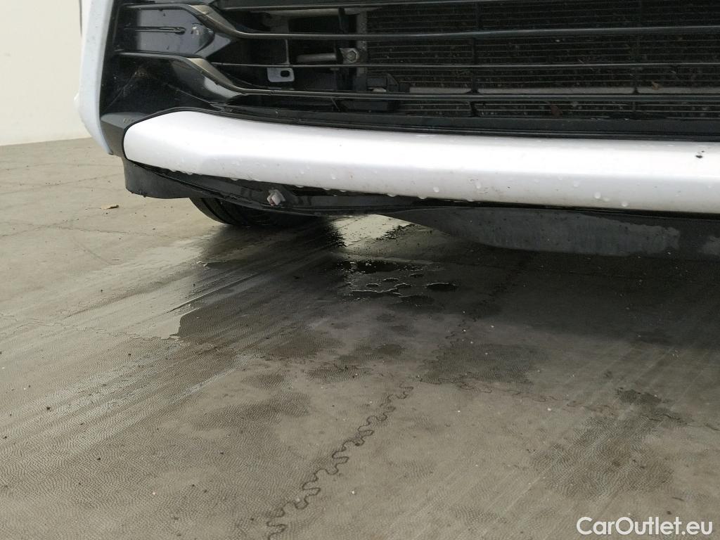  Toyota  Yaris TOYOTA  / 2017 / 5P / berlina con portón 1.5 100H Active #22