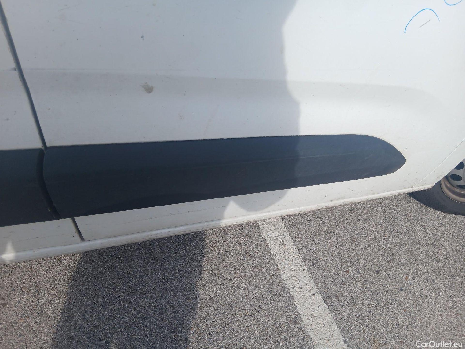  Toyota  Proace TOYOTA  City/2020/4P/furgón derivado de turismo 1.5D 96kW (130CV) GX Larga #40