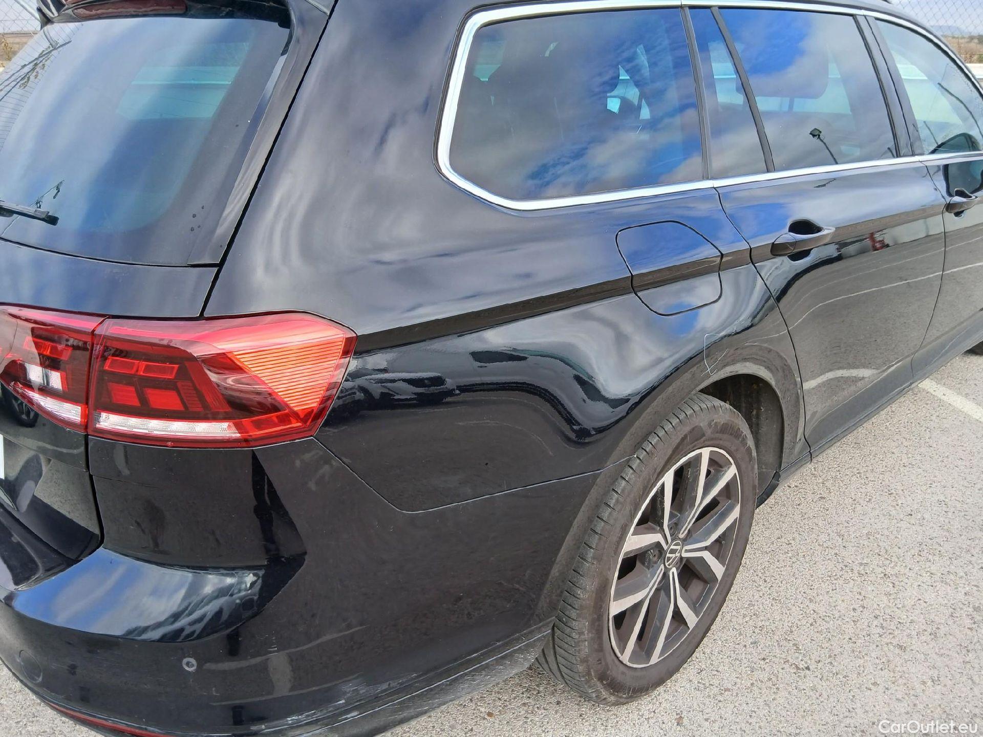  Volkswagen  Passat VOLKSWAGEN  / 2019 / 5P / familiar Variant Executive 2.0 TDI 110kW (150CV) #22