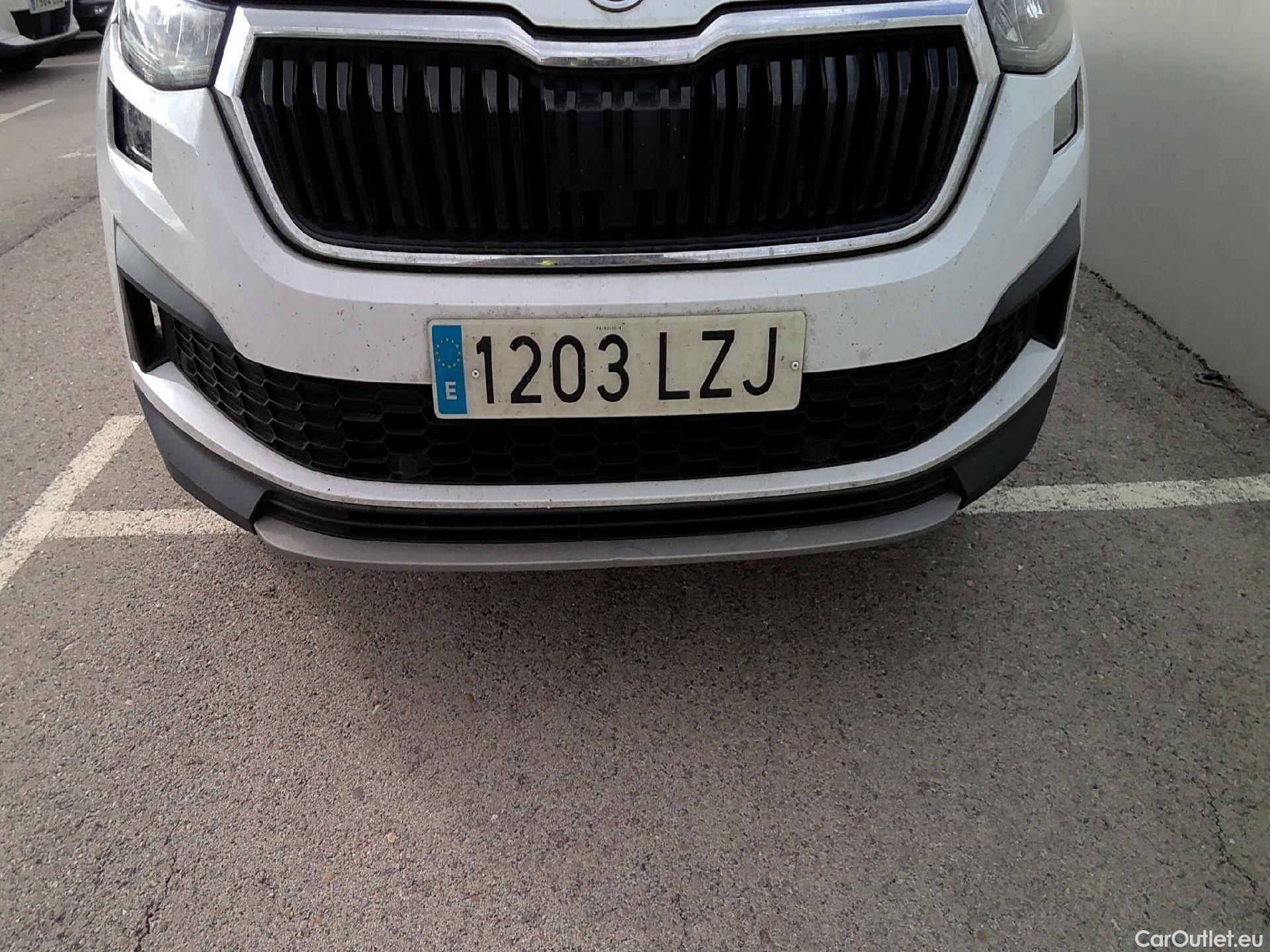  Skoda  Kodiaq SKODA  / 2021 / 5P / todoterreno 1.5 TSI 110KW (150cv) 4x2 Ambition #5