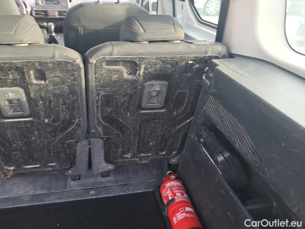  Opel  Combo OPEL  Life / 2018 / 5P / monovolumen 1.5 TD 75kW (100CV) S/S Expression XL #25