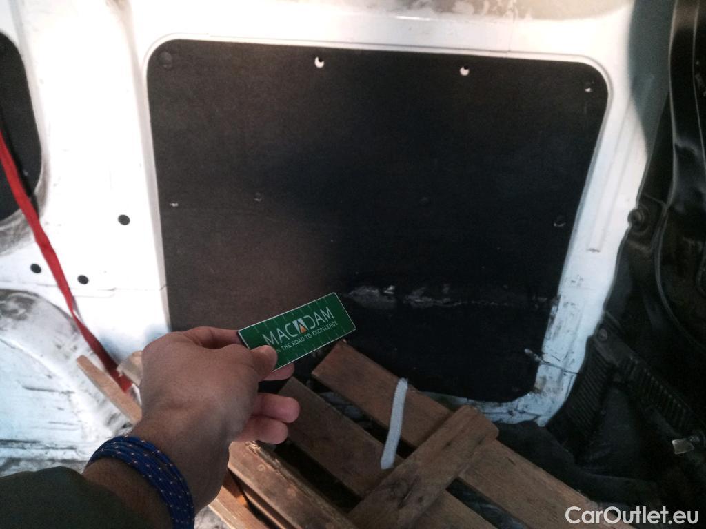  Nissan  NV200 NISSAN e- / 2009 / 4P / furgón Furgón 4p 40 kWh PROFESIONAL #18