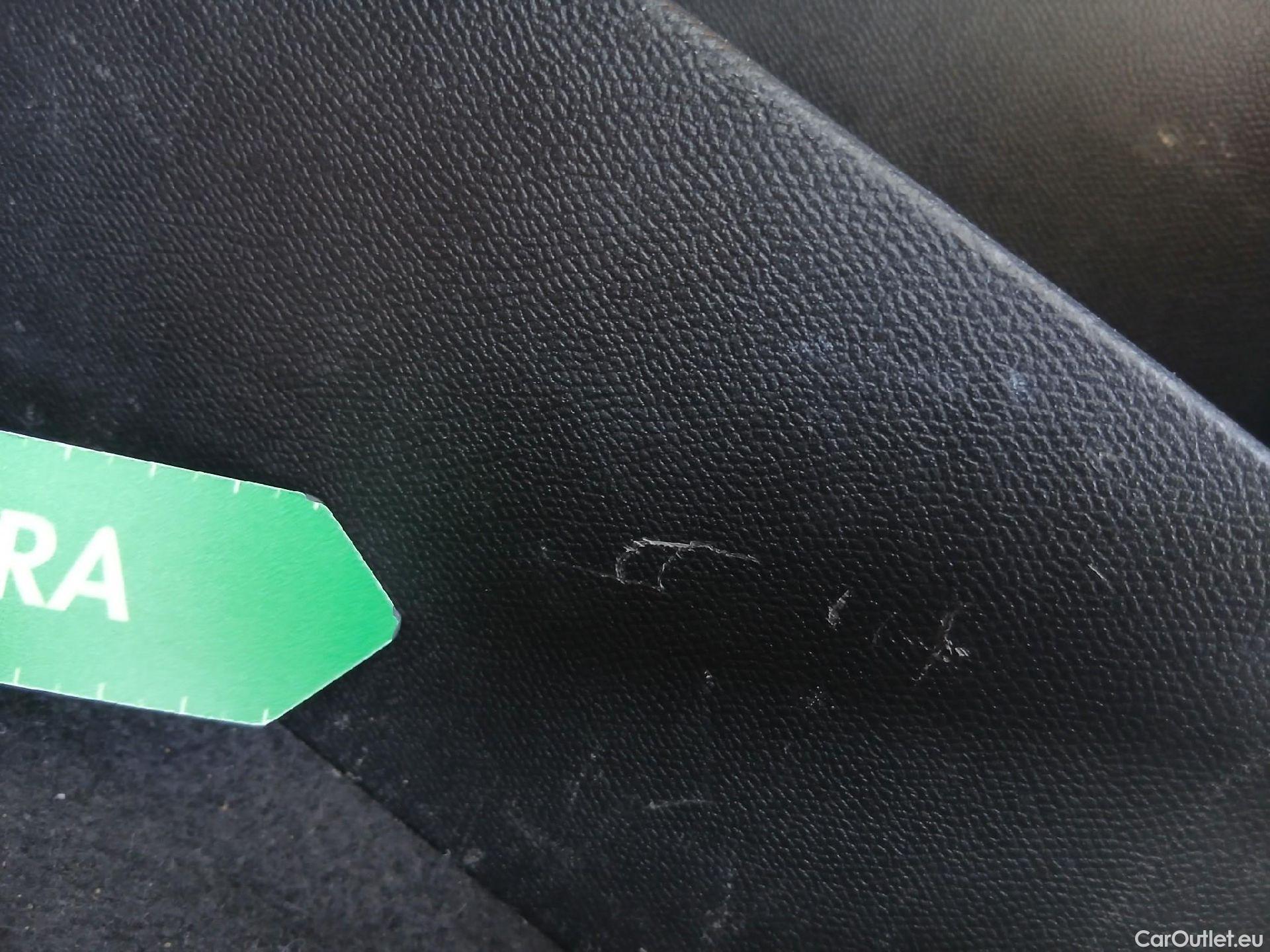  Peugeot  2008 PEUGEOT  / 2019 / 5P / todoterreno Active BlueHDI 81kW (110CV) #30