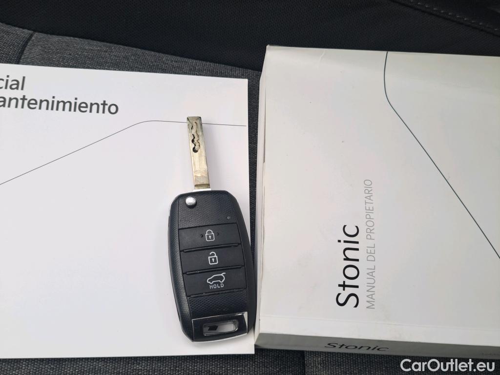  KIA  STONIC KIA  / 2017 / 5P / todoterreno 1.0 T-GDi 74kW (100CV) MHEV iMT Concept #2