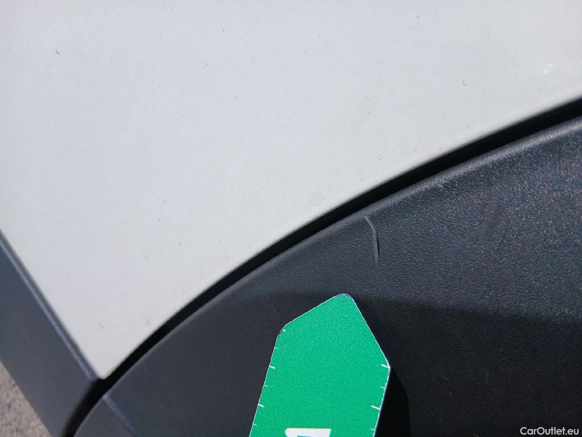  Peugeot  2008 PEUGEOT  / 2019 / 5P / todoterreno Active BlueHDI 81kW (110CV) #15