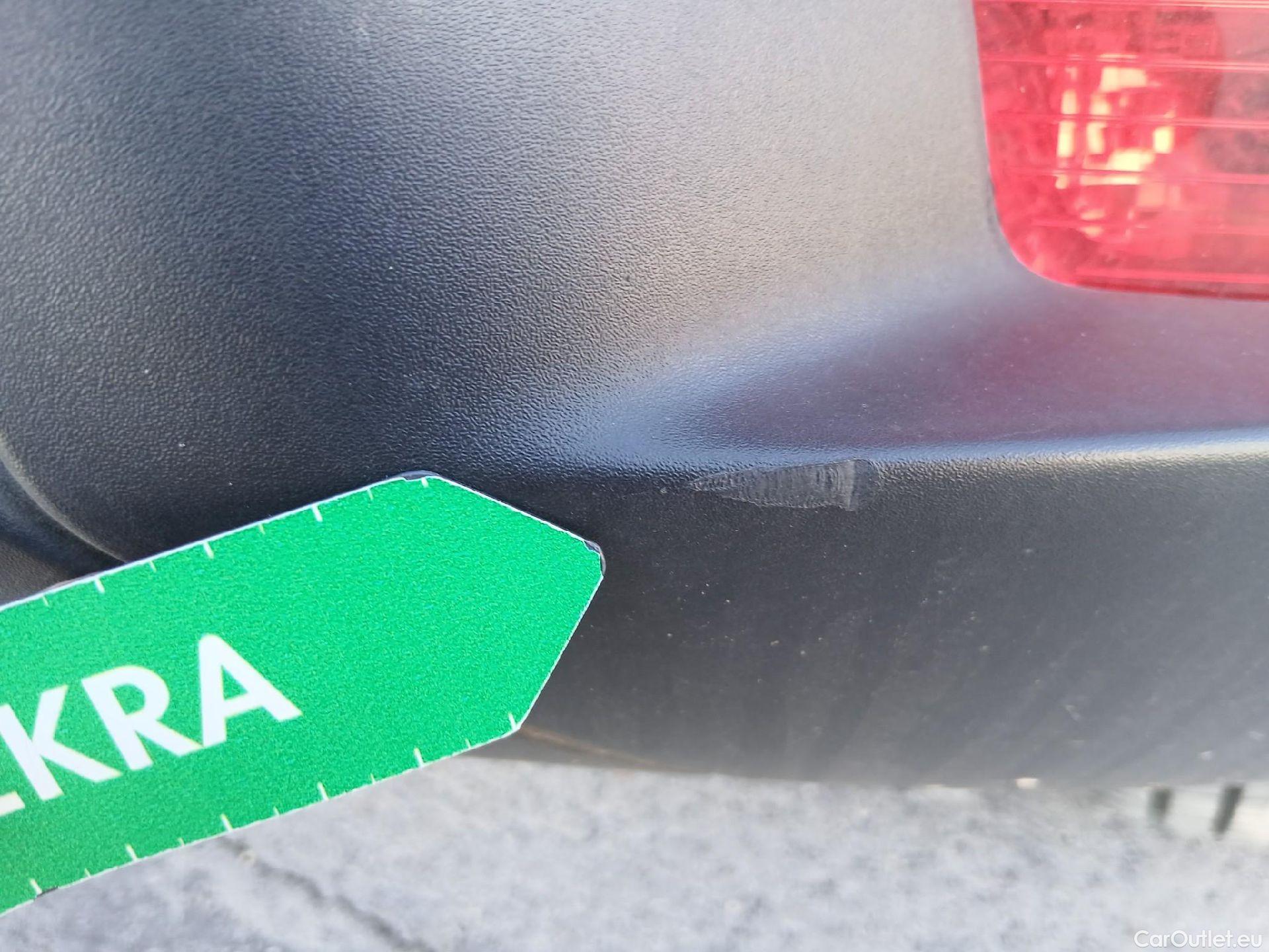  Peugeot  2008 PEUGEOT  / 2019 / 5P / todoterreno Active BlueHDI 81kW (110CV) #18