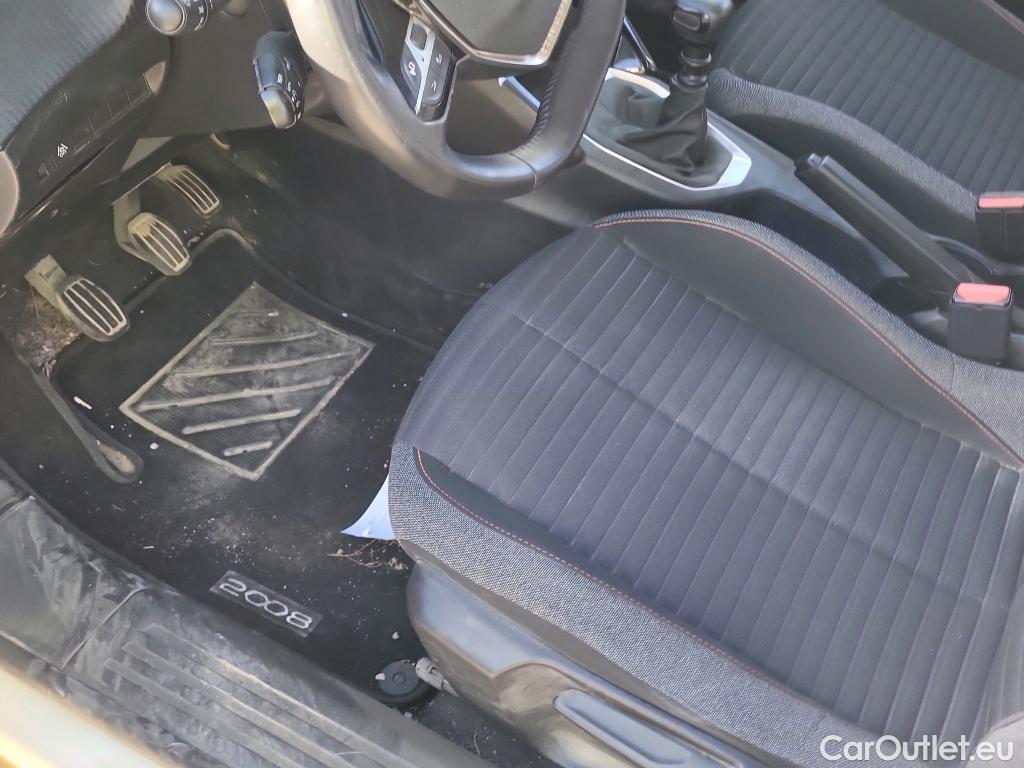  Peugeot  2008 PEUGEOT  / 2019 / 5P / todoterreno Active BlueHDI 81kW (110CV) #5