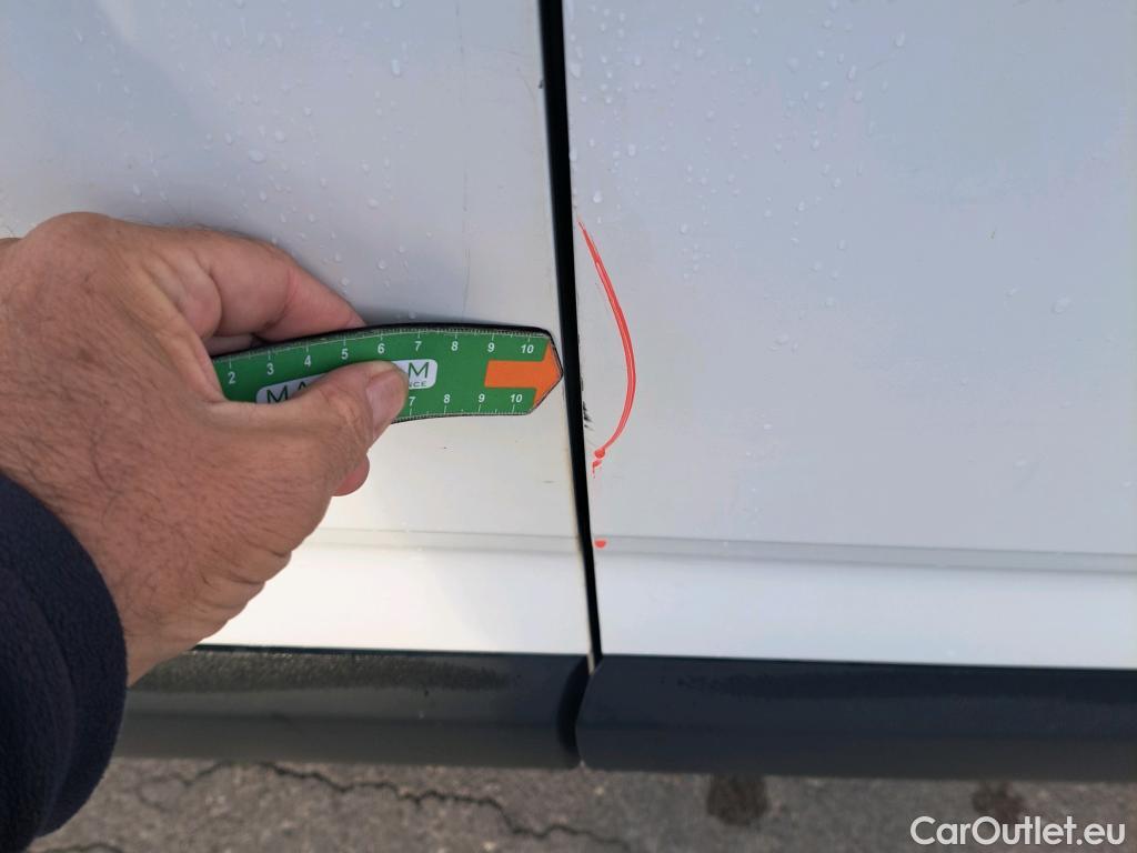  Opel  Combo OPEL  Life / 2018 / 5P / monovolumen 1.5 TD 75kW (100CV) S/S Expression XL #27