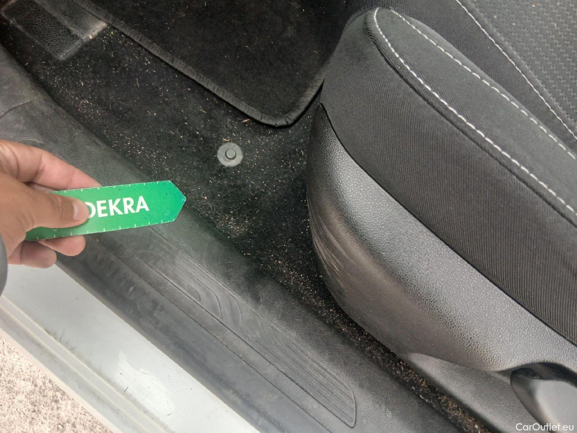  Renault  Megane RENAULT Mégane / 2020 / 5P / berlina con portón Intens Blue dCi 85 kW (115CV) #6