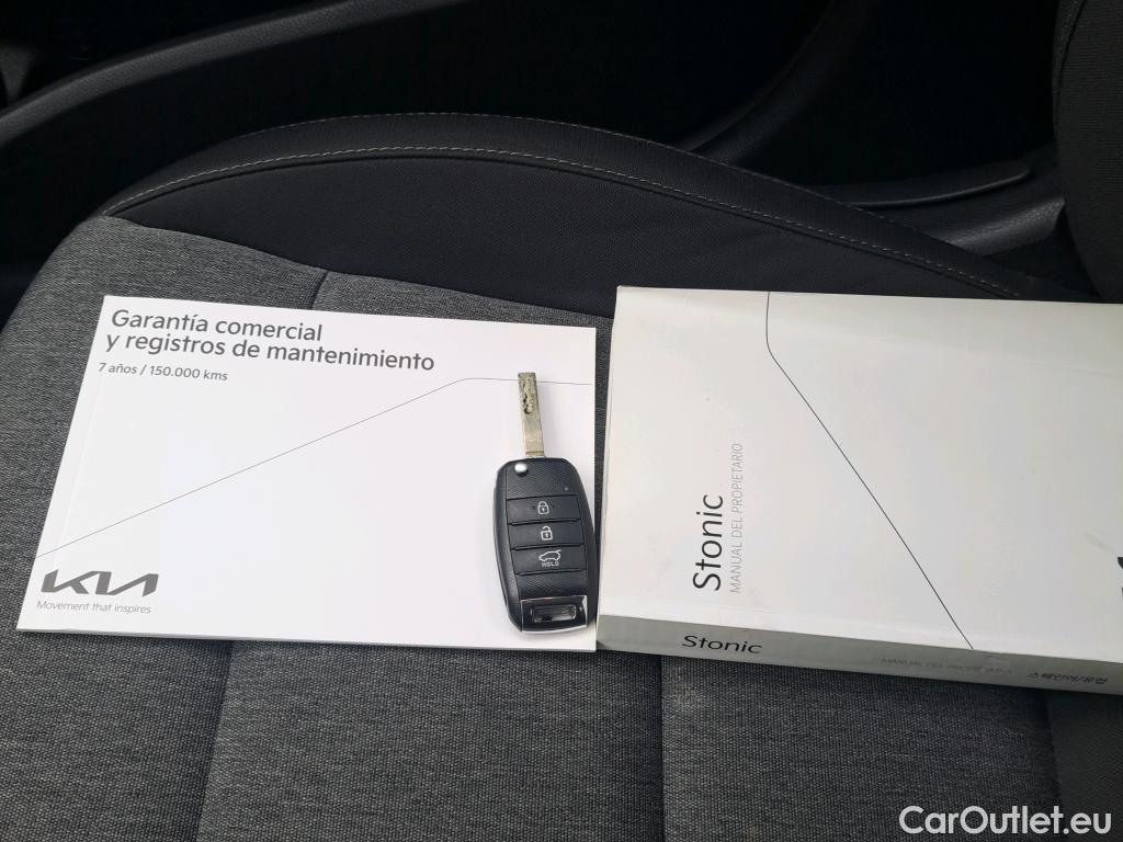  KIA  STONIC KIA  / 2017 / 5P / todoterreno 1.0 T-GDi 74kW (100CV) MHEV iMT Concept #1