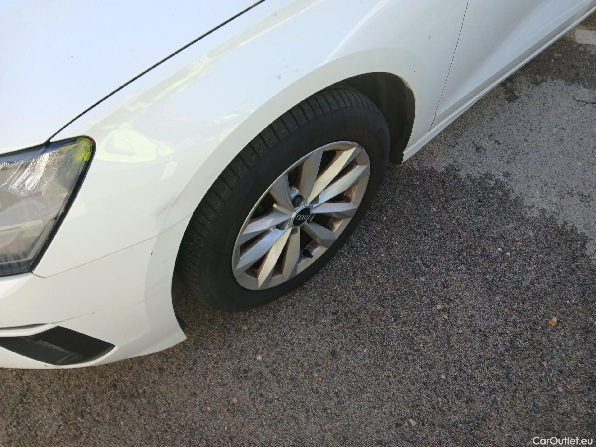  Audi  A3 AUDI  / 2020 / 5P / berlina con portón Sportback 30 TFSI 81kW (110CV) S tronic #1