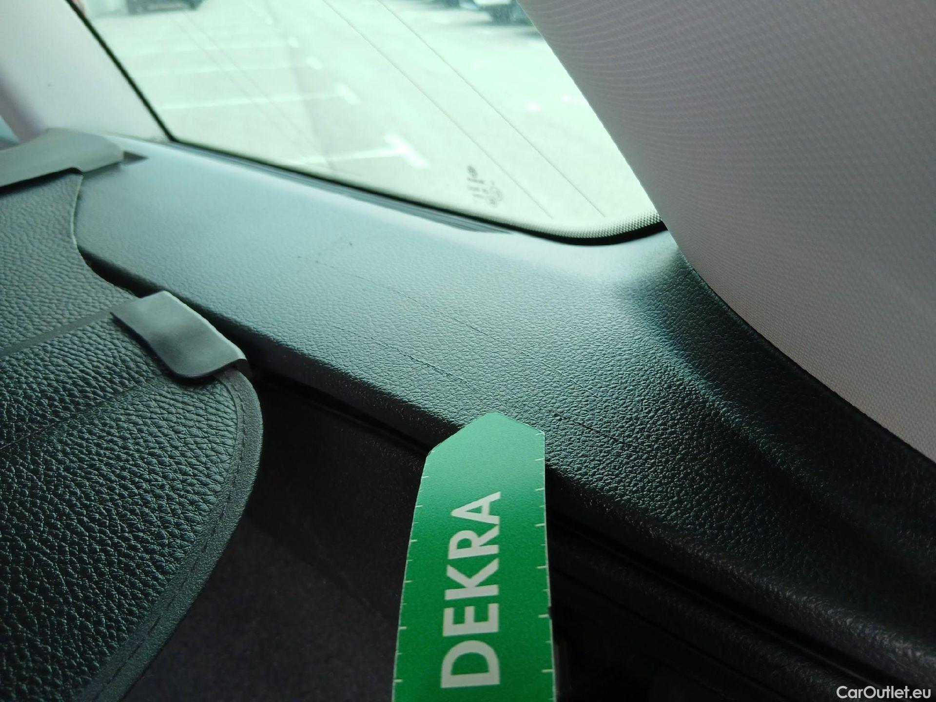  Volkswagen  Passat VOLKSWAGEN  / 2019 / 5P / familiar Variant Executive 2.0 TDI 110kW (150CV) #30