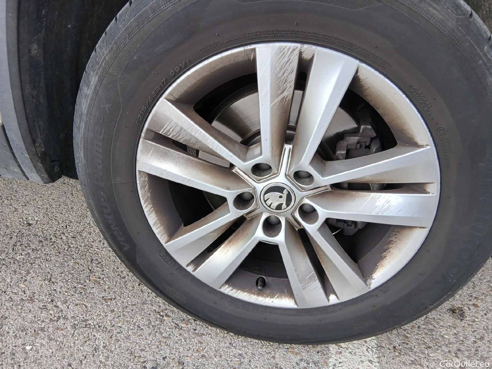  Skoda  Kodiaq SKODA  / 2021 / 5P / todoterreno 1.5 TSI 110KW (150cv) 4x2 Ambition #29