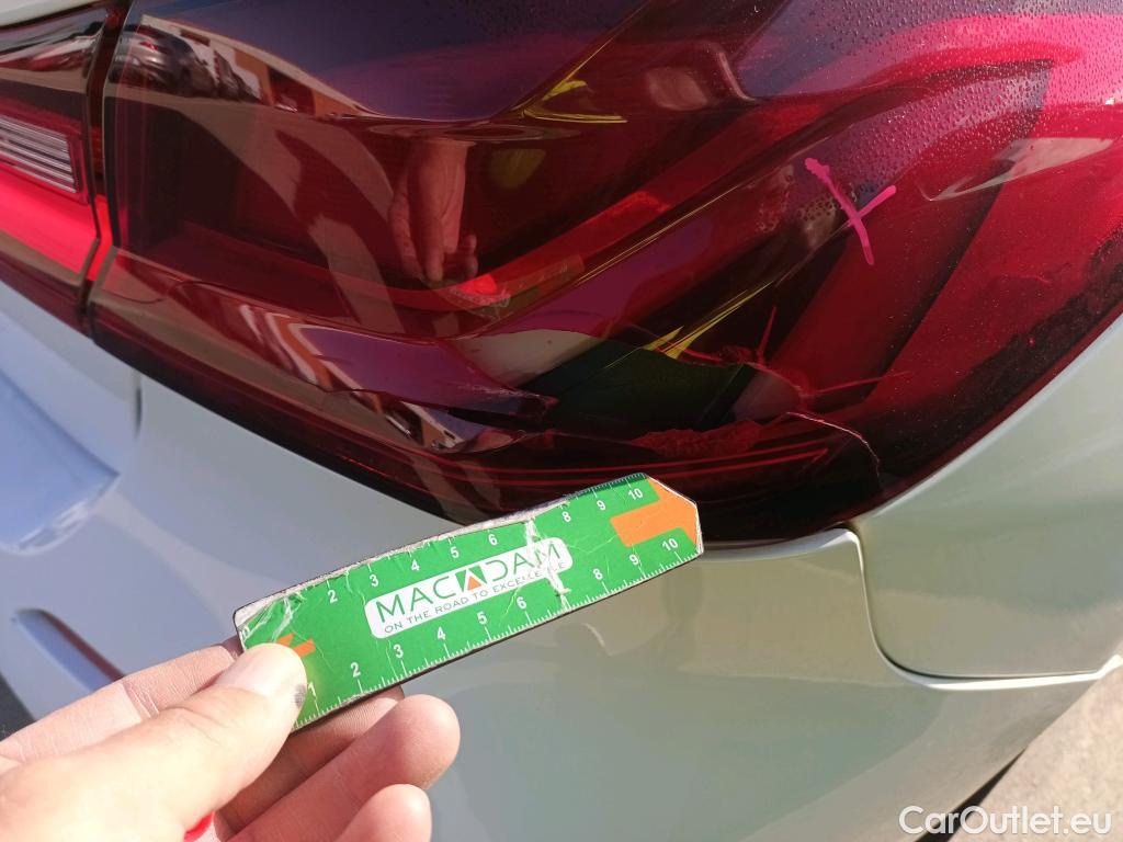  Bmw  Serie 1 BMW  / 2019 / 5P / berlina con portón 116d #4