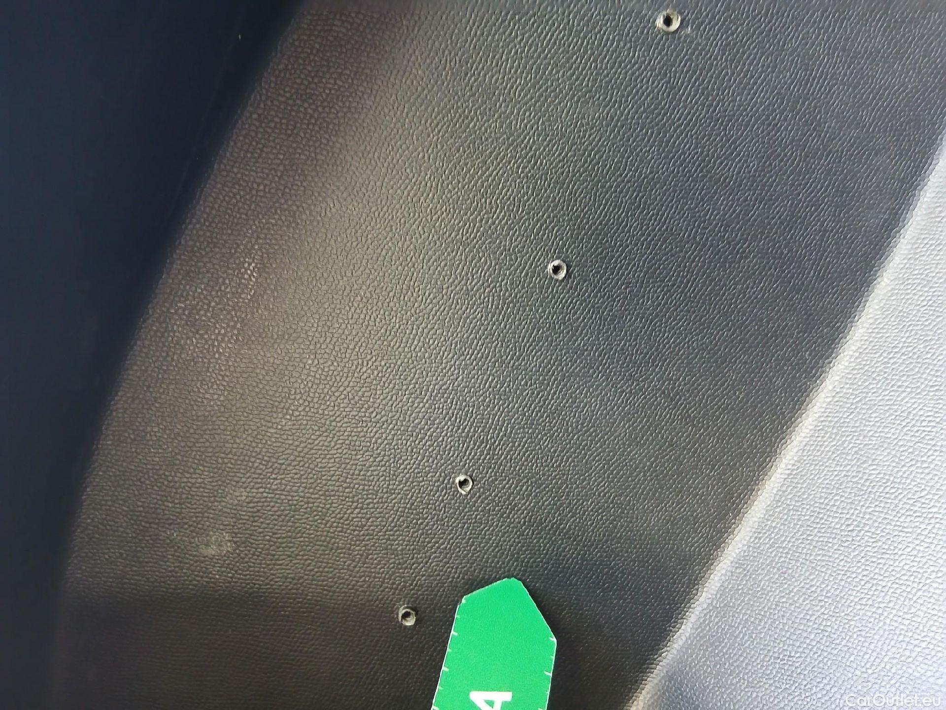  Peugeot  2008 PEUGEOT  / 2019 / 5P / todoterreno Active BlueHDI 81kW (110CV) #29