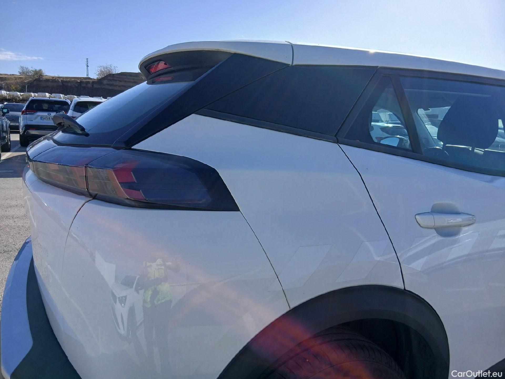  Peugeot  2008 PEUGEOT  / 2019 / 5P / todoterreno Active BlueHDI 81kW (110CV) #21