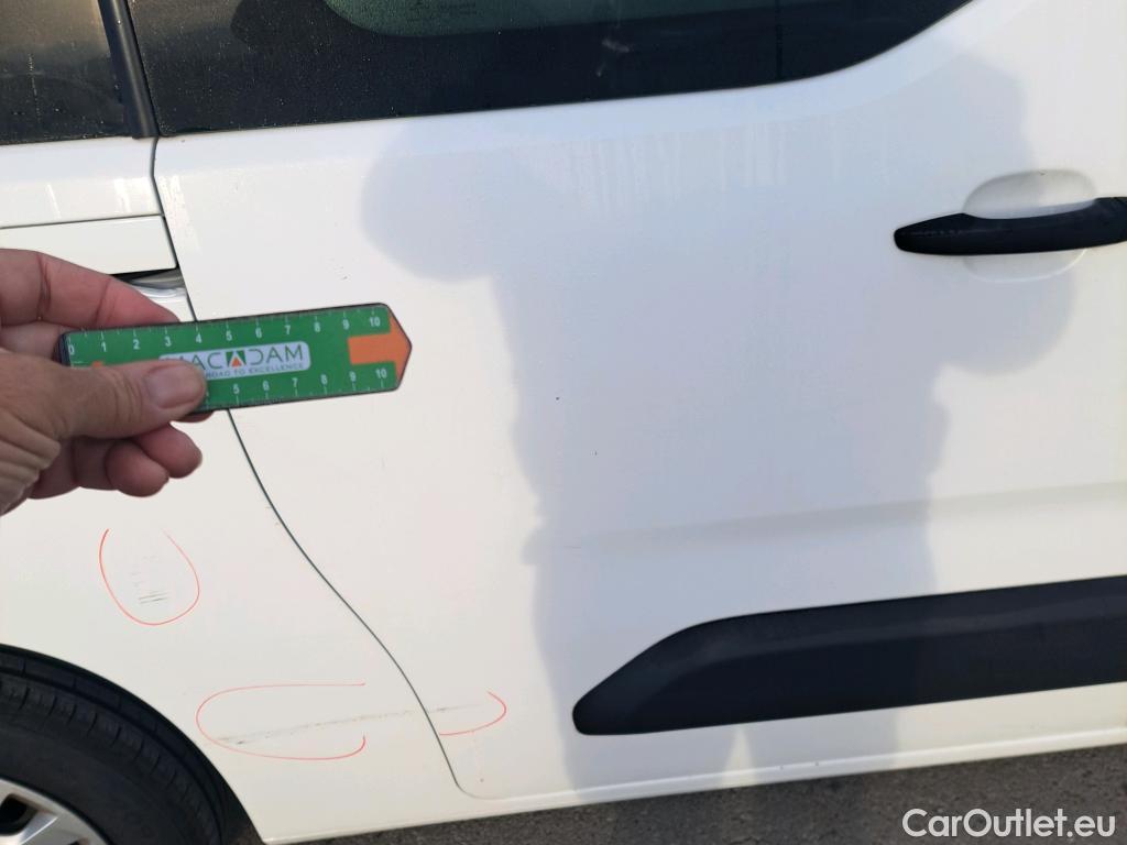  Opel  Combo OPEL  Life / 2018 / 5P / monovolumen 1.5 TD 75kW (100CV) S/S Expression XL #21