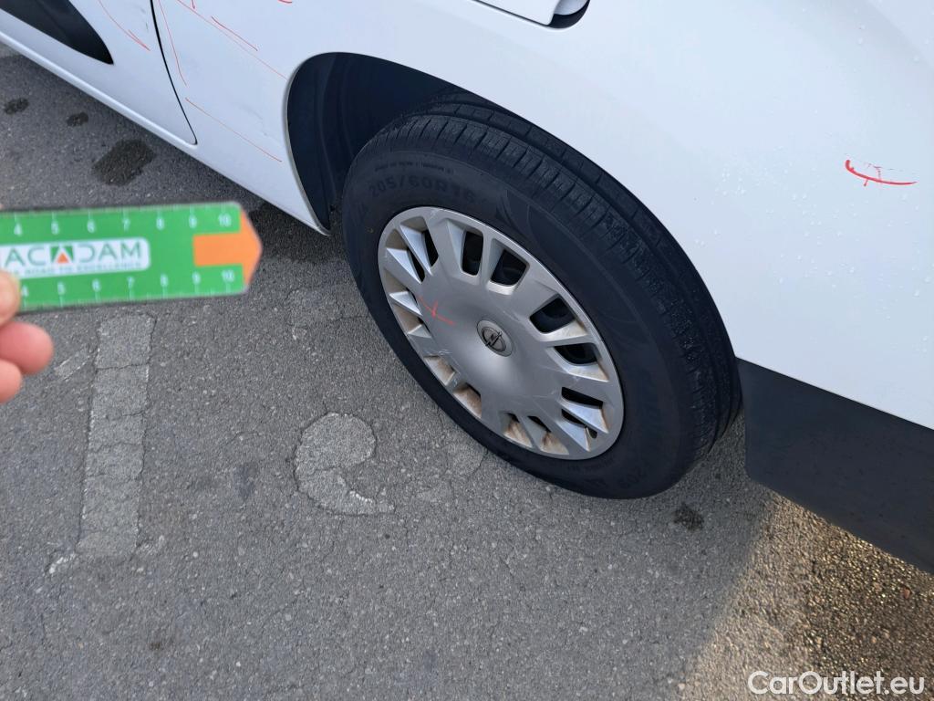  Opel  Combo OPEL  Life / 2018 / 5P / monovolumen 1.5 TD 75kW (100CV) S/S Expression XL #48