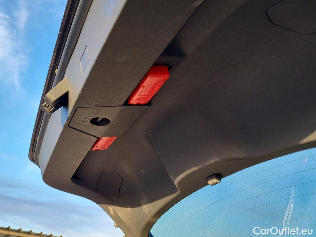  Volkswagen  T-ROC VOLKSWAGEN  / 2017 / 5P / todoterreno Advance 2.0 TDI 110kW (150CV) DSG (AC2) #7