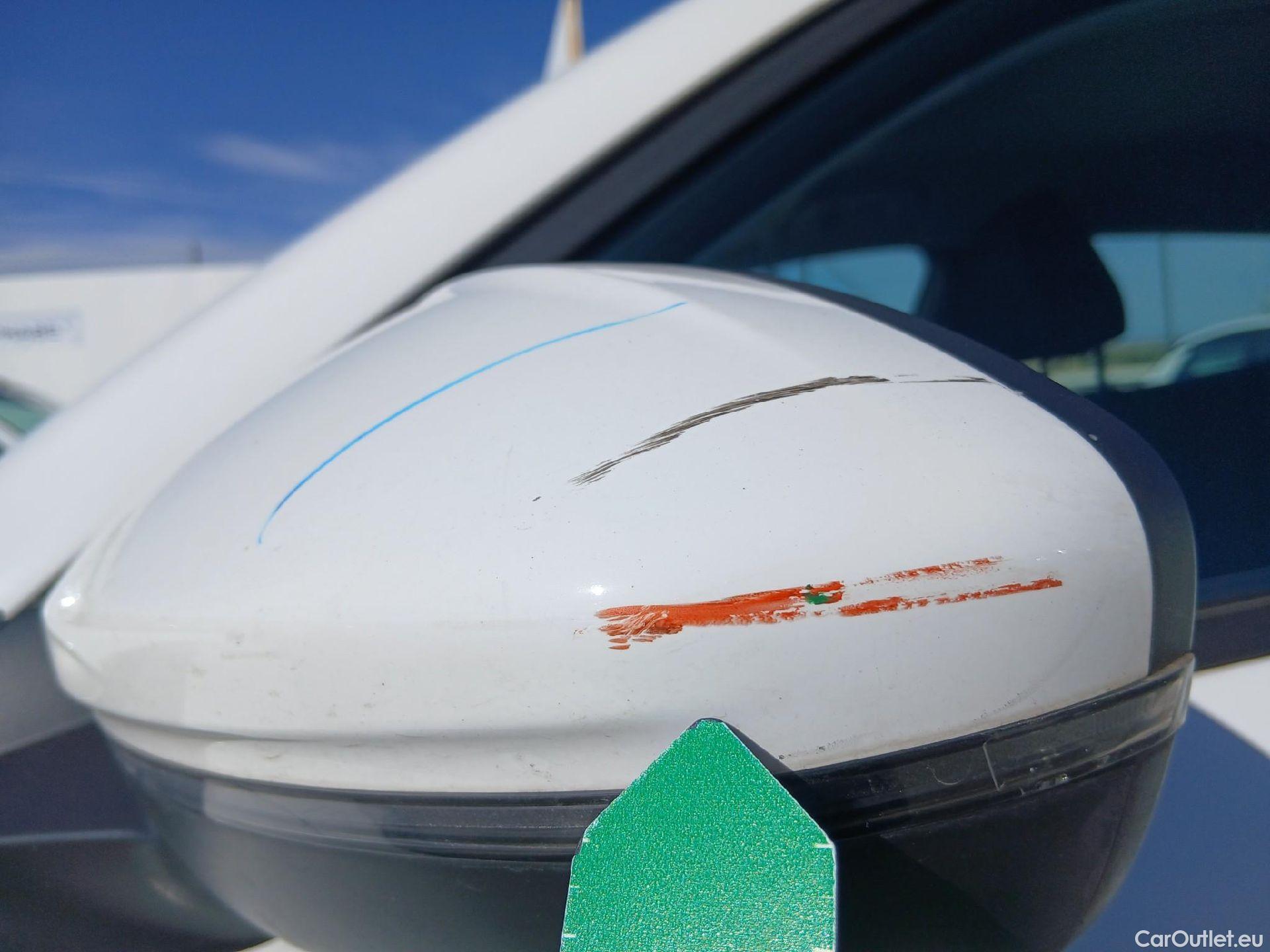  Peugeot  2008 PEUGEOT  / 2019 / 5P / todoterreno Active BlueHDI 81kW (110CV) #10