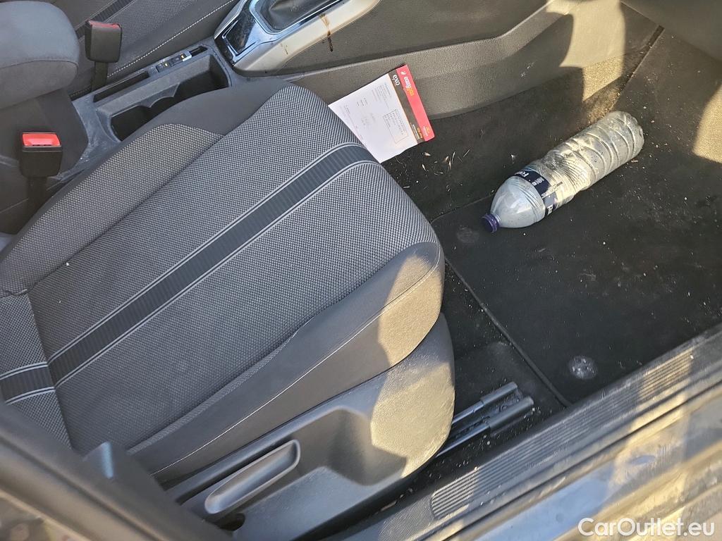  Volkswagen  T-ROC VOLKSWAGEN  / 2017 / 5P / todoterreno Advance 2.0 TDI 110kW (150CV) DSG (AC2) #19