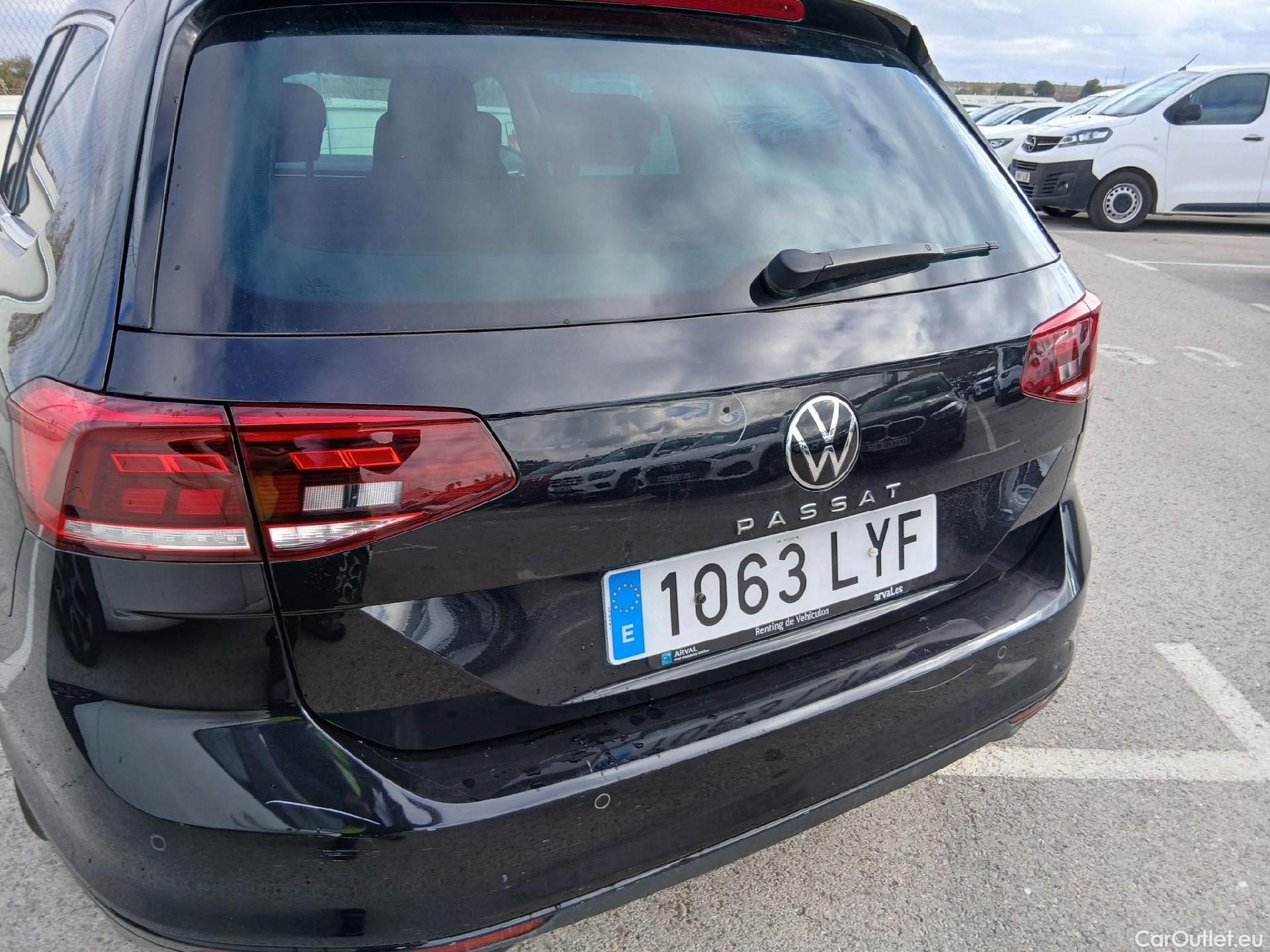  Volkswagen  Passat VOLKSWAGEN  / 2019 / 5P / familiar Variant Executive 2.0 TDI 110kW (150CV) #13