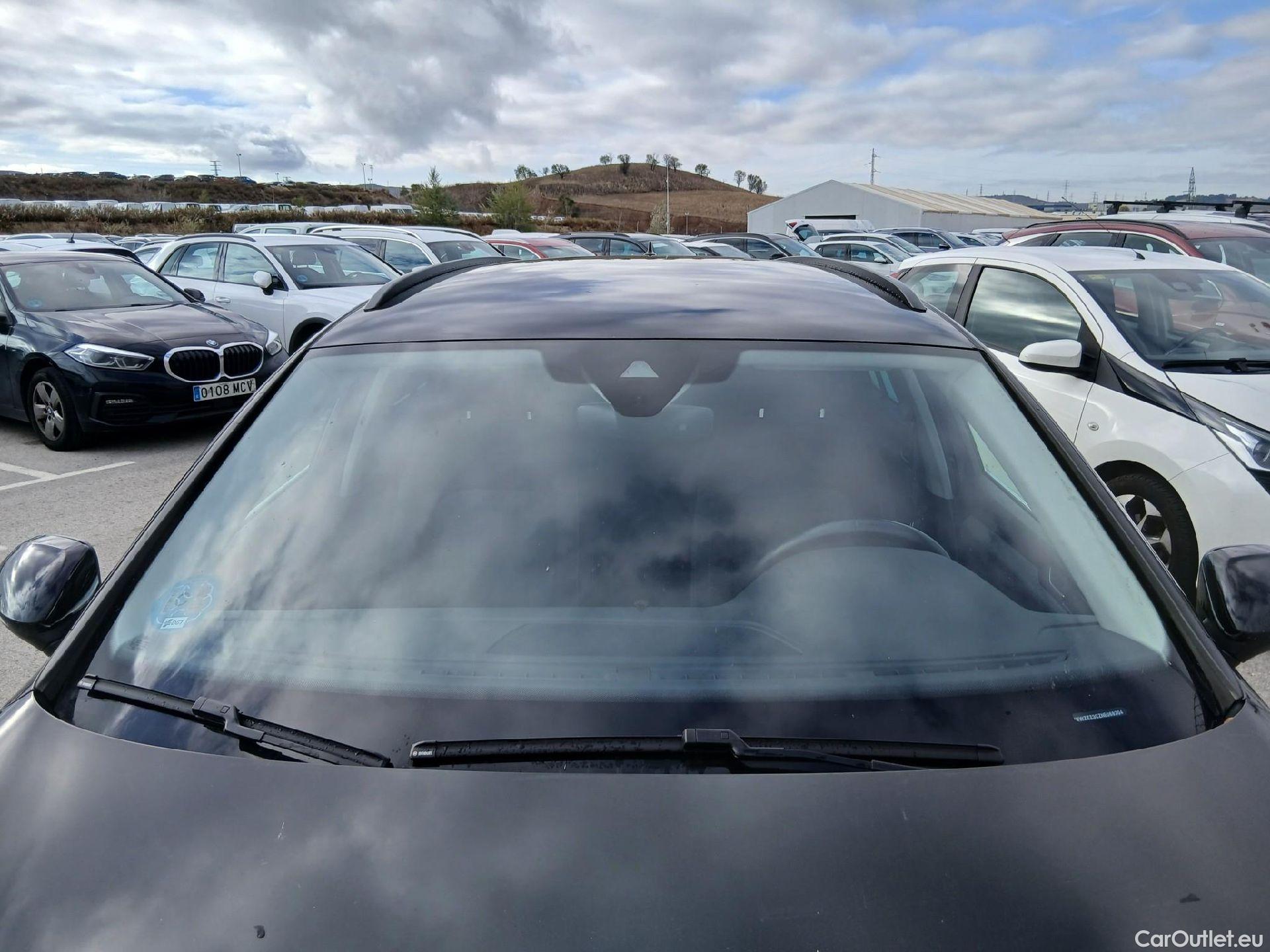  Volkswagen  Passat VOLKSWAGEN  / 2019 / 5P / familiar Variant Executive 2.0 TDI 110kW (150CV) #2