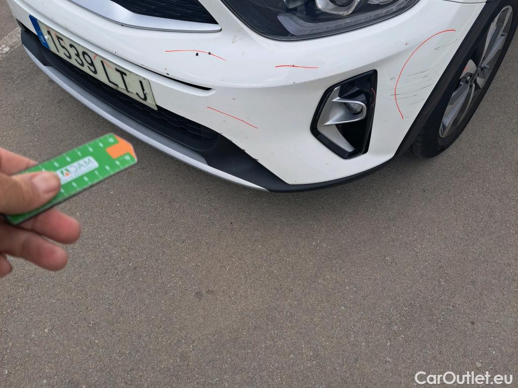  KIA  STONIC KIA  / 2017 / 5P / todoterreno 1.0 T-GDi 74kW (100CV) MHEV iMT Concept #30