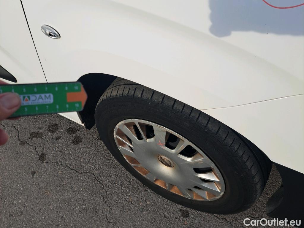  Opel  Combo OPEL  Life / 2018 / 5P / monovolumen 1.5 TD 75kW (100CV) S/S Expression XL #44